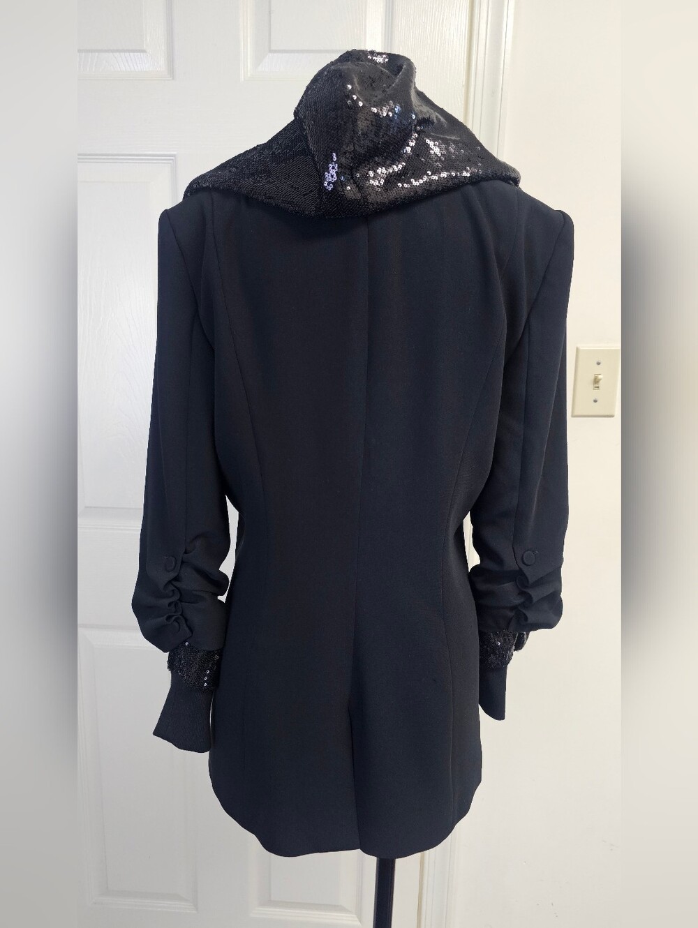 Cinq à Sept Khloe Sequin Hooded Blazer Black Size 6 - Picture 6 of 11
